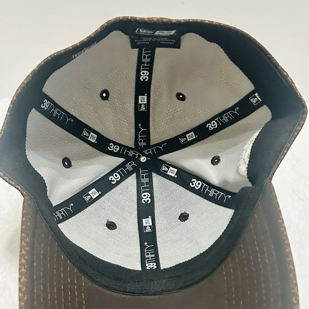 New Era Cleveland Browns Stripe Sideline 39THIRTY Stretch Flex Hat L/XL‎ Brown